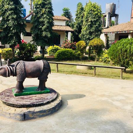 Safari Wildlife Lodge And Camp Chitwan Exterior photo