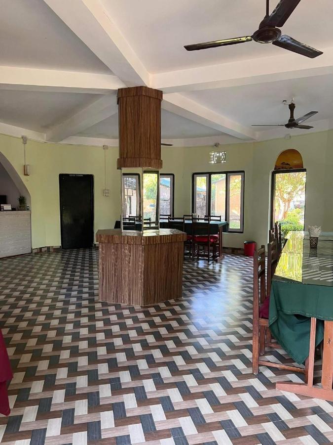 Safari Wildlife Lodge And Camp Chitwan Exterior photo